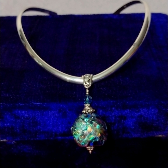 Elegant Sterling CollarLarge Crystal Turquoise Charm on Floral Bale Stunning